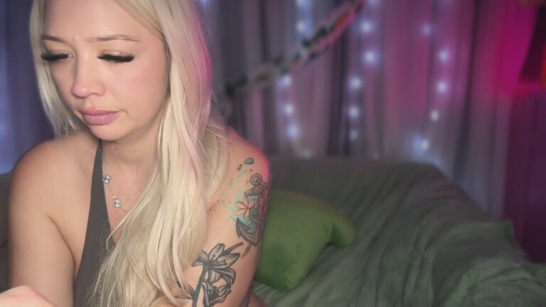 Sabrina_xx's Streamate show and profile