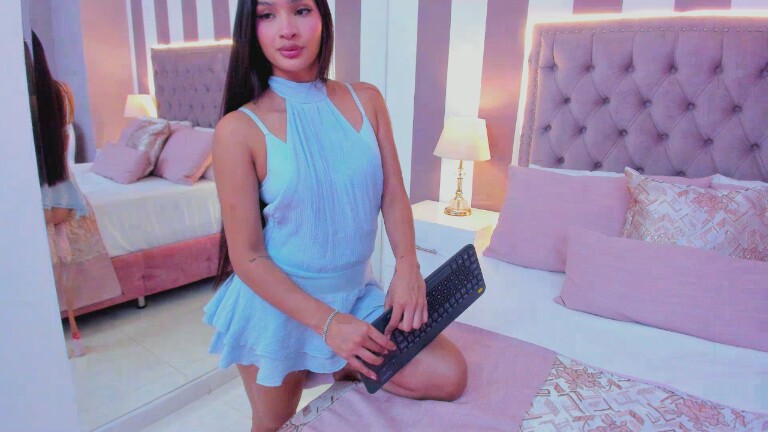 AuraClark's Streamate show and profile