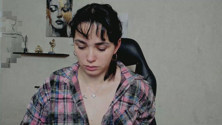 GlamNova's Streamate show and profile