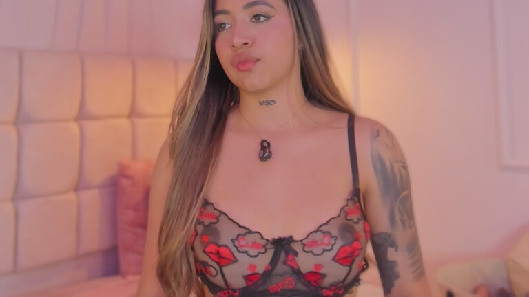 Crystal_W's Streamate show and profile