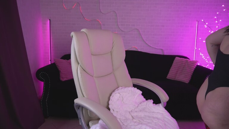 DaenerysDaen's Streamate show and profile