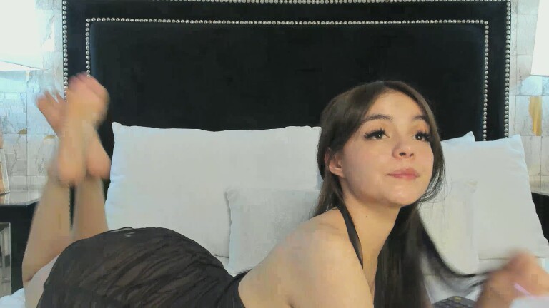 EmmaWeest's Streamate show and profile