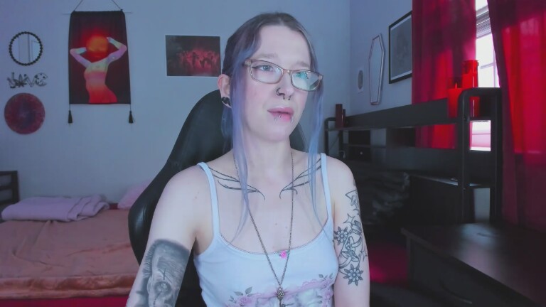 NikkiVill's Streamate show and profile