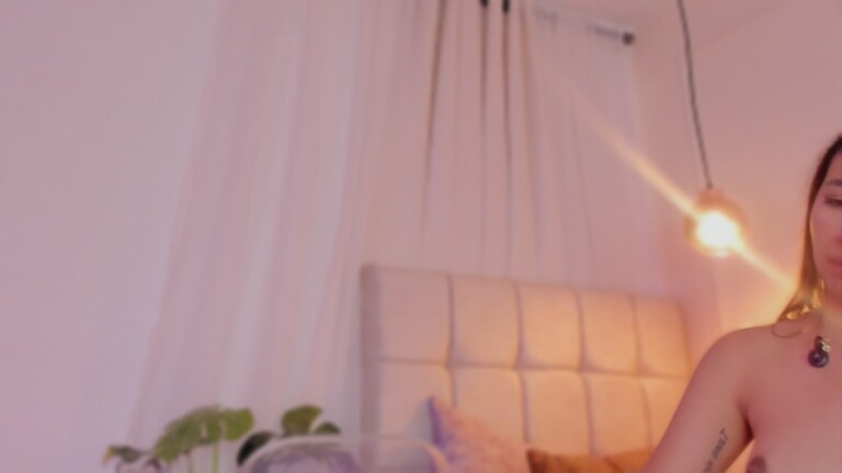 Crystal_W's Streamate show and profile