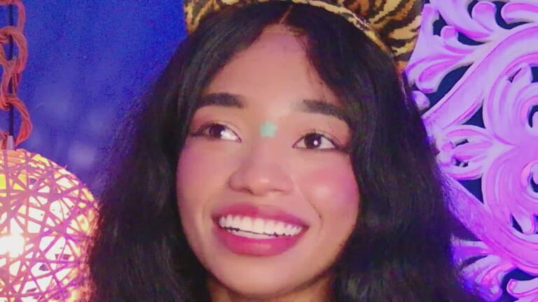 IzzySkye's Streamate show and profile