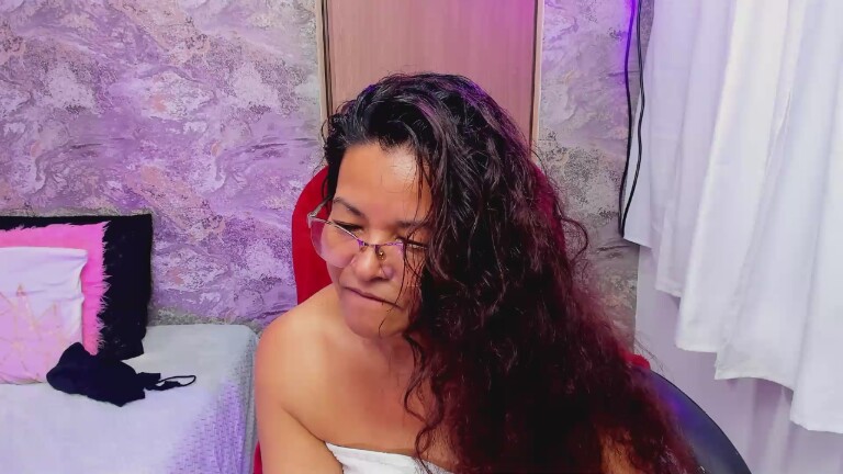 MatureePure's Streamate show and profile