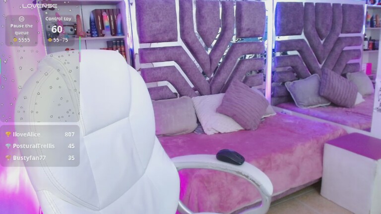 AliceWaalker's Streamate show and profile