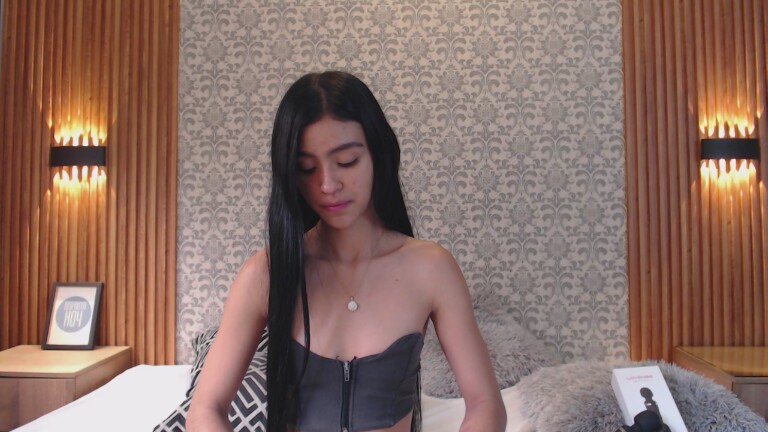 Charlotte_18's Streamate show and profile