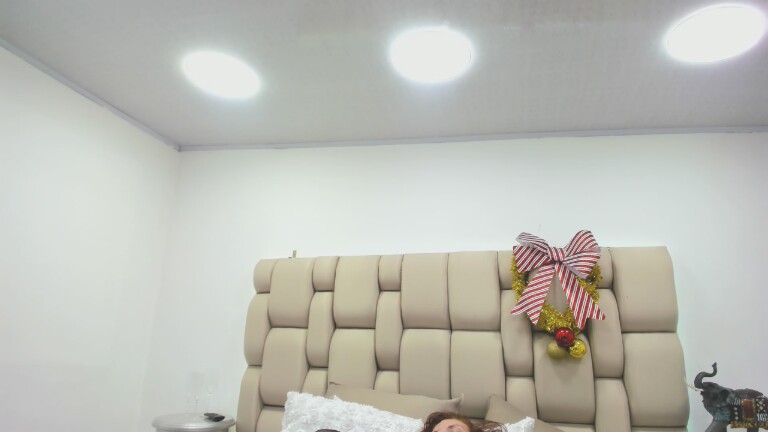 Kharhaa's Streamate show and profile