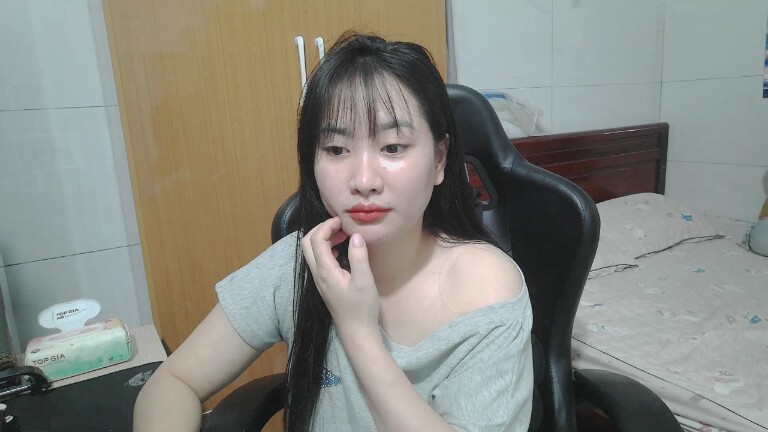 Lilybelle039's Streamate show and profile