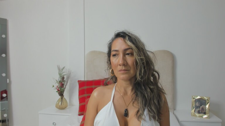 MaliaDavis's Streamate show and profile