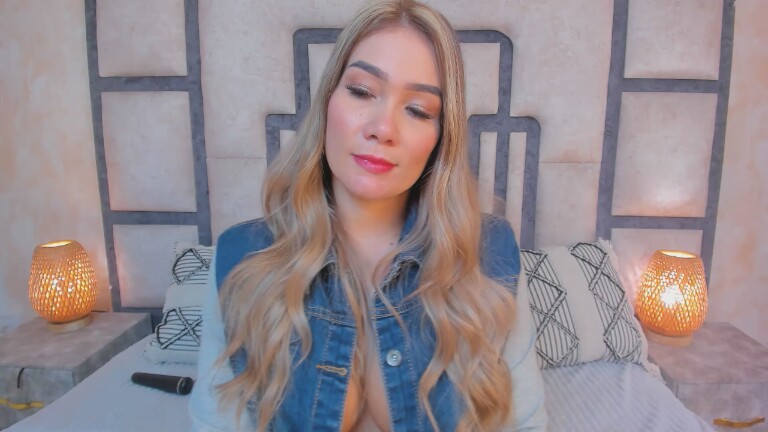 Gabyliis's Streamate show and profile