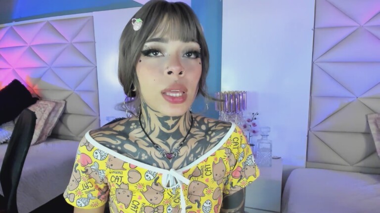 MissTomie19's Streamate show and profile