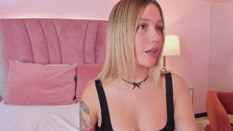 SusyBlair's Streamate show and profile