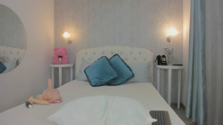 EmmilyMartinez's Streamate show and profile