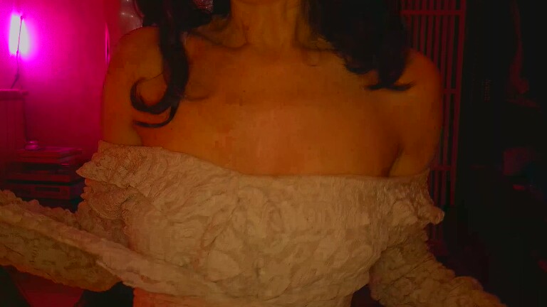 Nina5334's Streamate show and profile