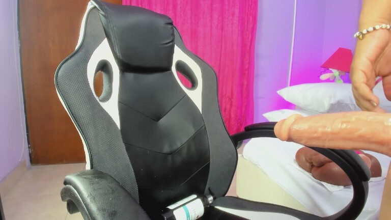 LunnaRosse's Streamate show and profile