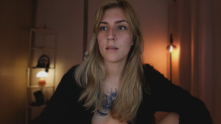 LindaSofiaa's Streamate show and profile