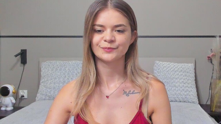 LunaKrismas's Streamate show and profile