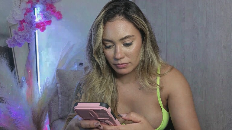 SussiVegaa's Streamate show and profile