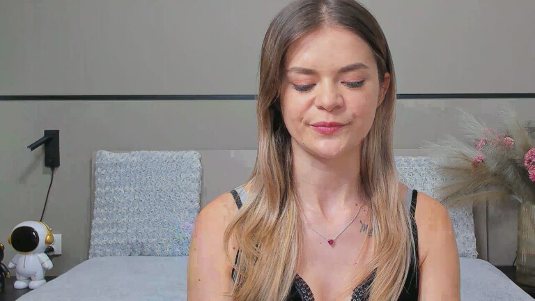 LunaKrismas's Streamate show and profile