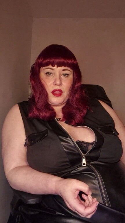 TheDevineMissDeviant's Streamate show and profile