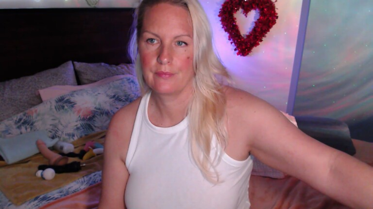 MJCoconut's Streamate show and profile