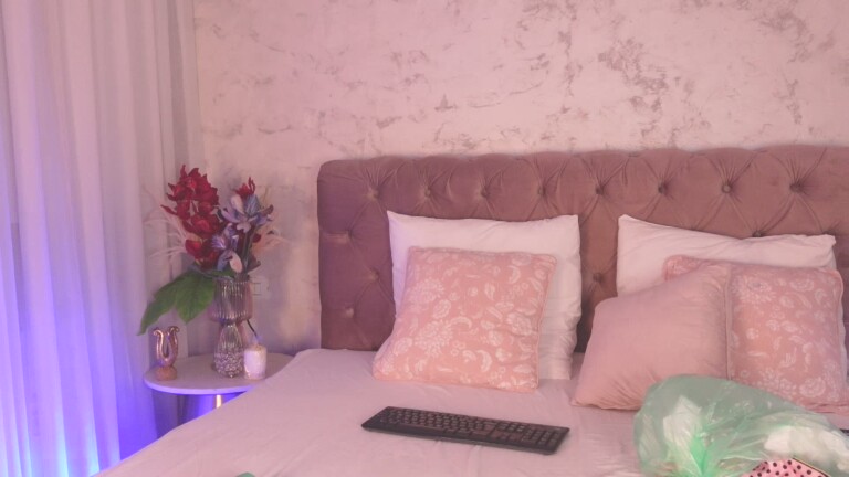 RubyHeat's Streamate show and profile