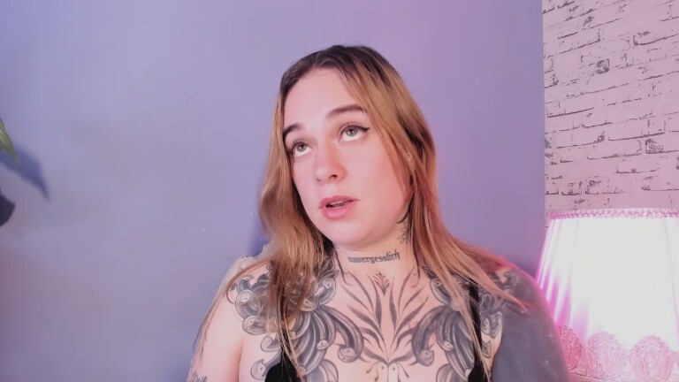 IzzChell's Streamate show and profile