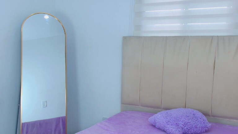 MiaCarther's Streamate show and profile