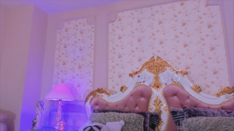 JuneEvanss's Streamate show and profile