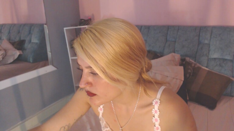 Camila_Cox's Streamate show and profile