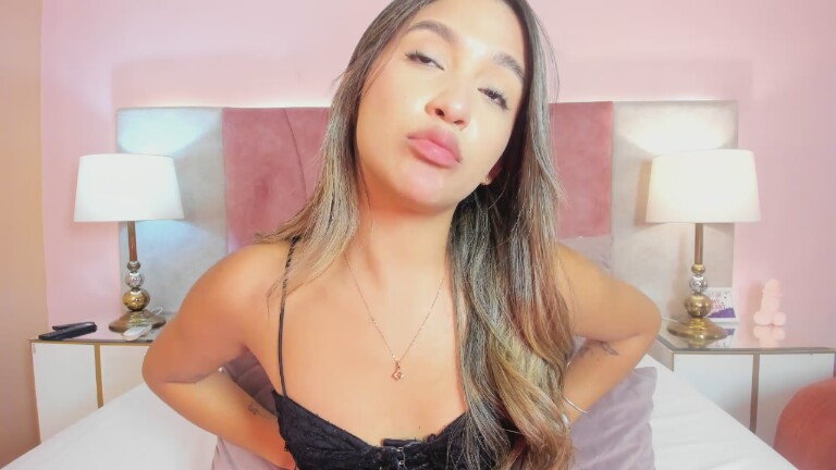 AriannaDuque's Streamate show and profile