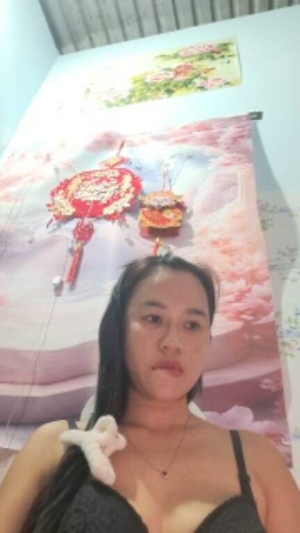 EmilyShow_96's Streamate show and profile