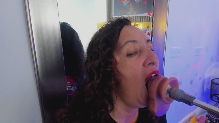 Luna_Mature's Streamate show and profile