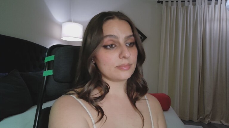 LuciaKing's Streamate show and profile