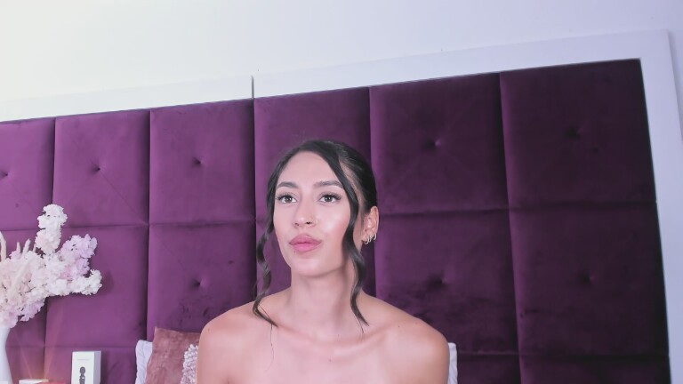 LaraOlsen's Streamate show and profile