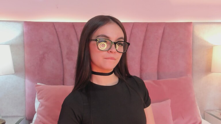 EmmaWeest's Streamate show and profile