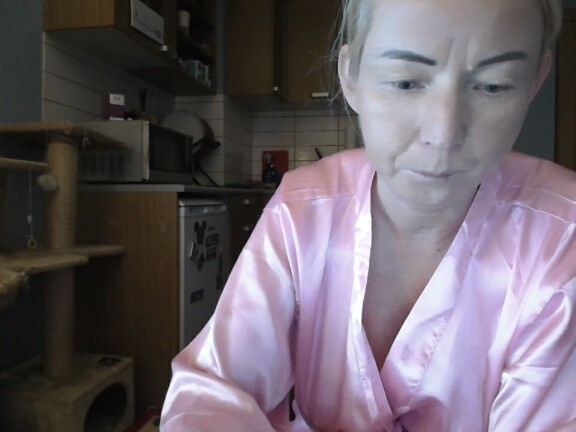 xSWEET_EWAx's Streamate show and profile