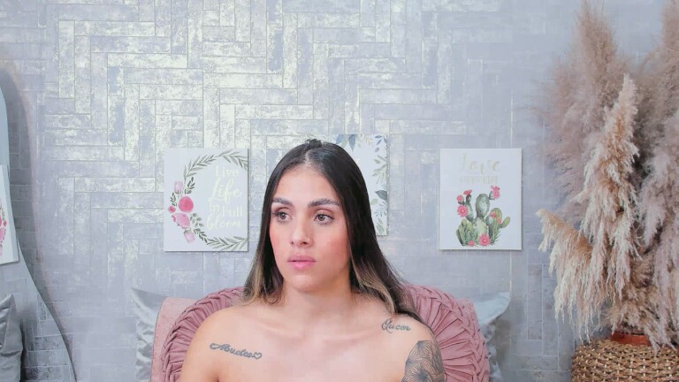 SaraBacker's Streamate show and profile