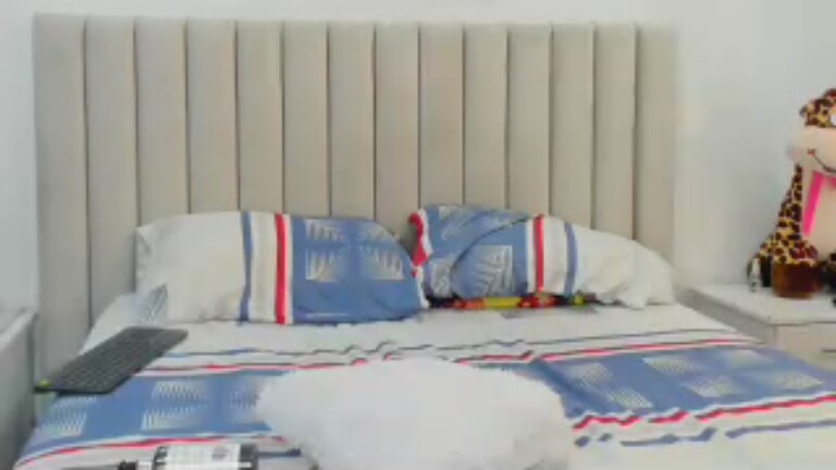 Emily_Hale's Streamate show and profile