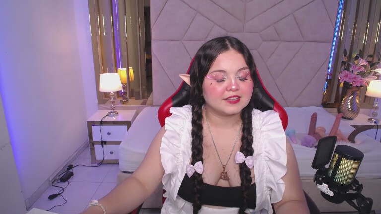 ShylySweet18's Streamate show and profile