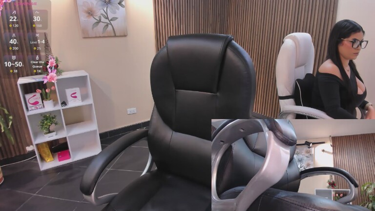 Mariana_Miller's Streamate show and profile