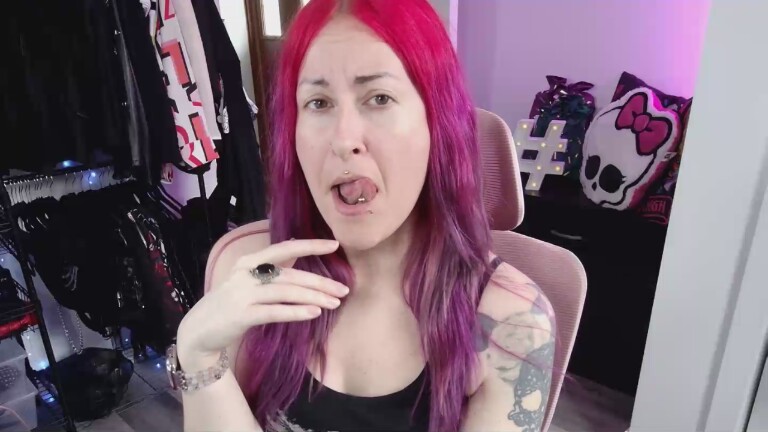 missgennyrock's Streamate show and profile