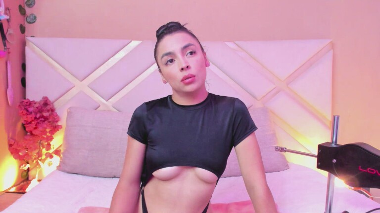 SaraSstonee's Streamate show and profile