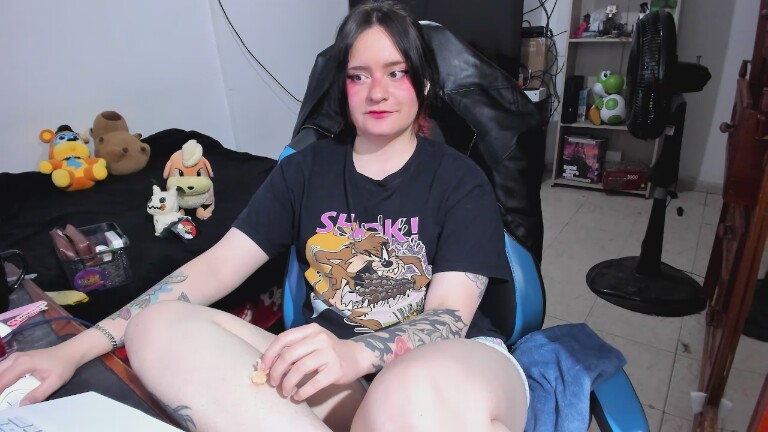 Red_Pandemonium's Streamate show and profile