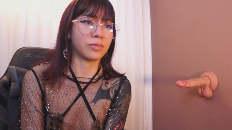 ZaraMiiuw's Streamate show and profile