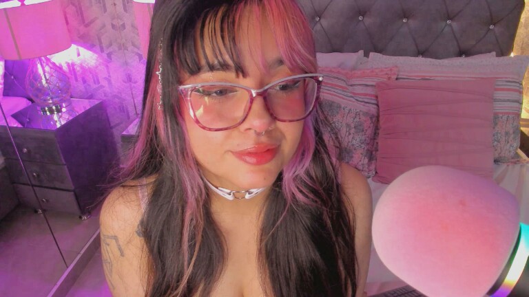 MaddieWaves's Streamate show and profile