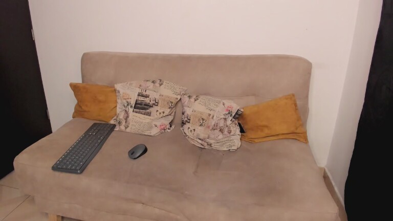 AliceeSecret's Streamate show and profile