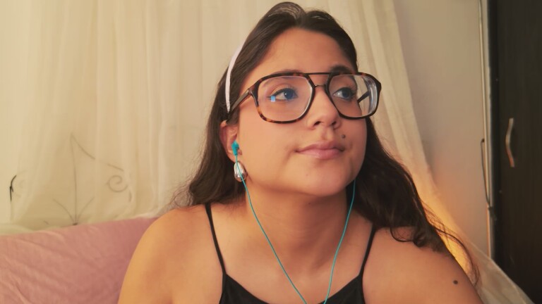 HaileyBunny_18's Streamate show and profile